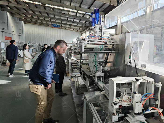 British customers visit to inspect wet wipes machine