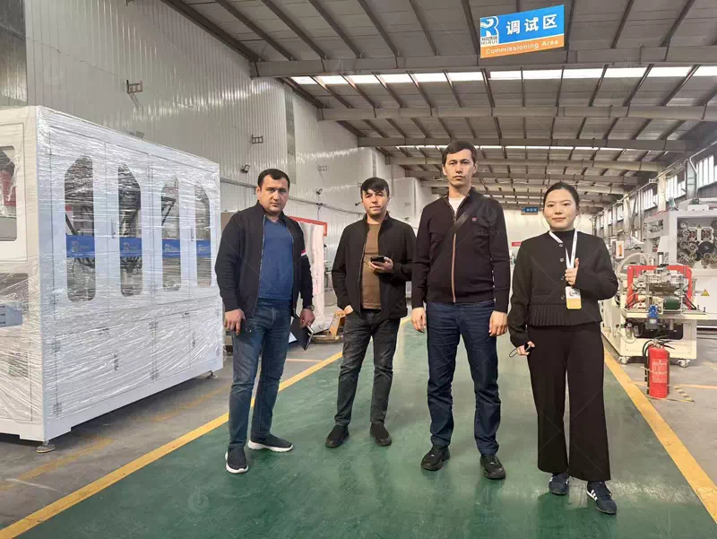 Welcome Tajikistan Customers to Inspect the Wet Wipes Machine