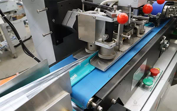 Folding Welding of Packaging Film