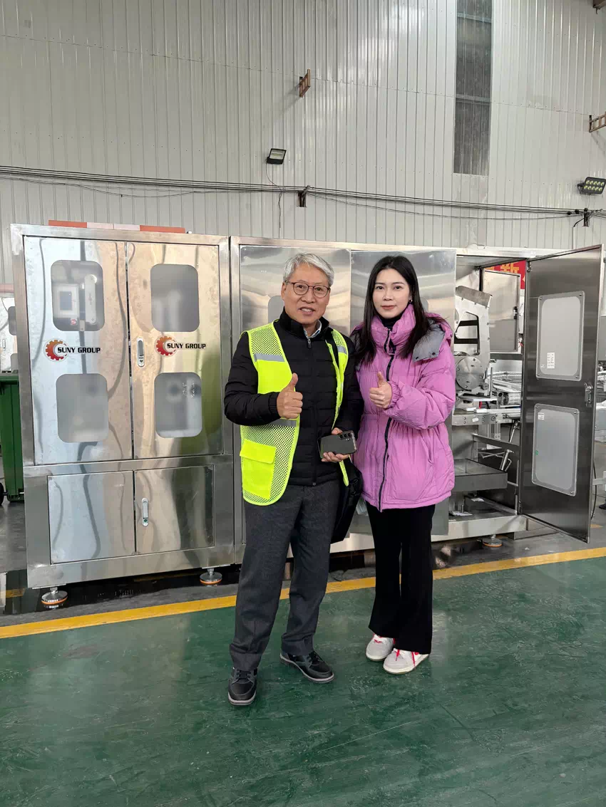 Welcome Korean Customers to Inspect the Wet Wipes Machine